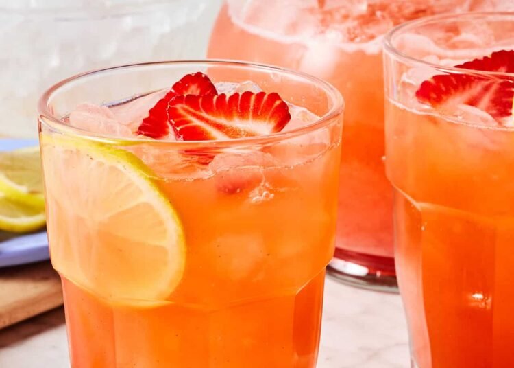 Strawberry Lemonade Recipe – Love and Lemons